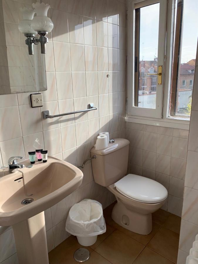Hotel Y Restaurante Puerta De Aranda Aranda de Duero Eksteriør bilde