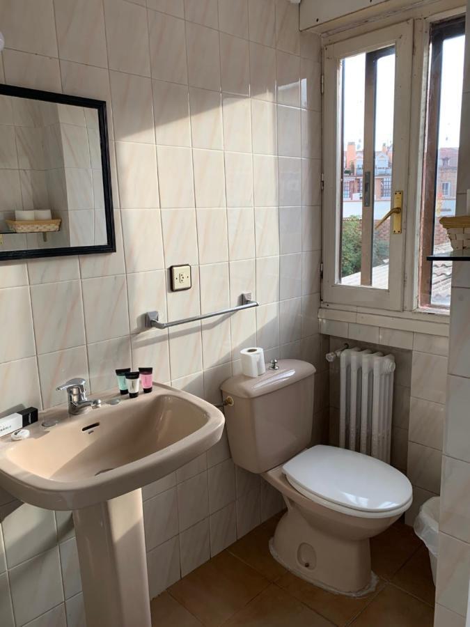 Hotel Y Restaurante Puerta De Aranda Aranda de Duero Eksteriør bilde